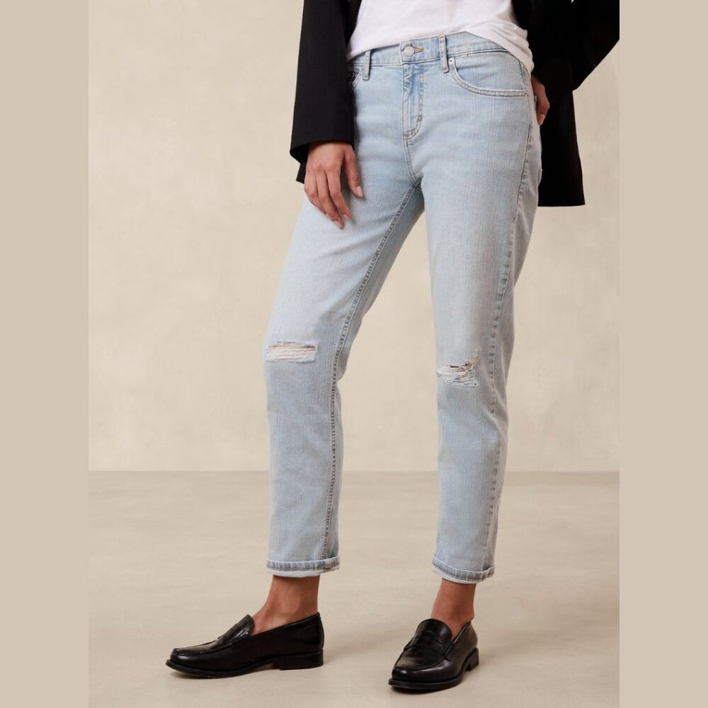 NWOT Banana Republic High Rise Distressed Straight Jeans